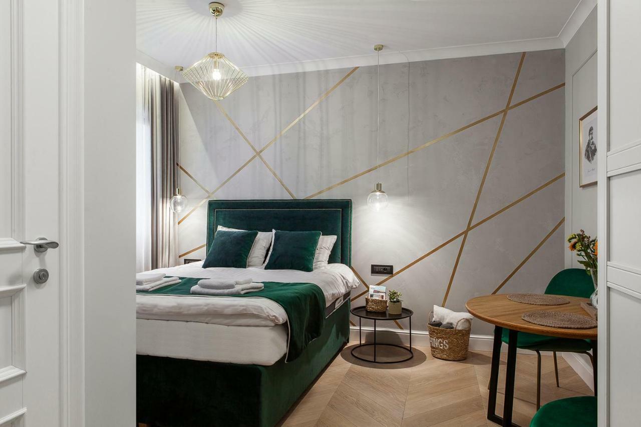 King Sobieski Apartments By Oneapartments 소포트 외부 사진