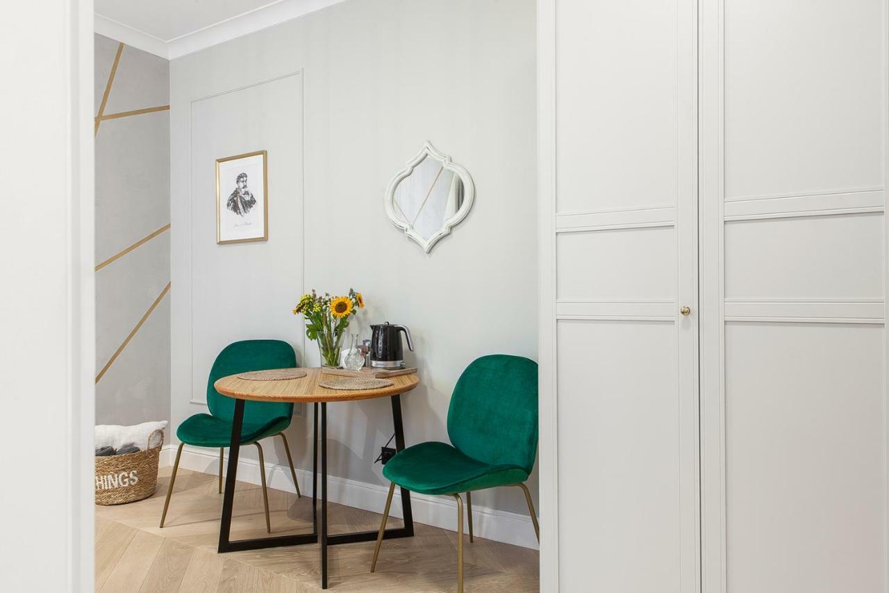 King Sobieski Apartments By Oneapartments 소포트 외부 사진